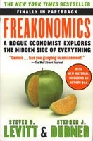 Freakonomics - A Rogue Economist Explores the Hidden Side of Everything (Paperback) - Steven D Levitt Photo