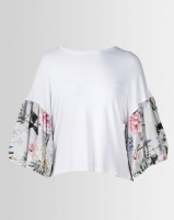 Slick Scarlet-Colour Block Top Country Breeze Photo