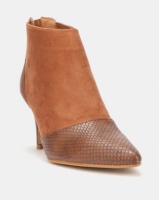 LaMara Pointy Ankle Boots Brown Photo