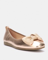 Butterfly Feet Lily Pump Rose Gold Photo