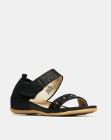 Butterfly Feet Quincy Wedges Black Photo
