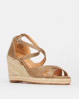 Butterfly Feet Brogan Wedges Taupe Photo