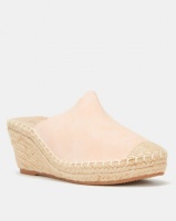 Butterfly Feet Milicent Wedges Pink Photo
