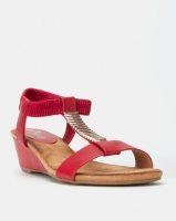 Butterfly Feet Faye Wedges Red Photo