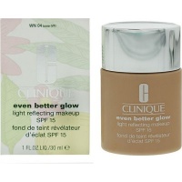 Clinique Even Better Glow Light Reflecting SPF15 WN 04 Foundation - Parallel Import Photo