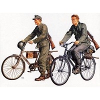 Tamiya German Soldiers With Bicycles Photo