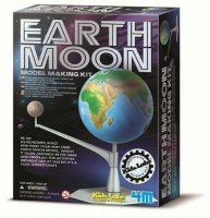 4M Earth & Moon Model Making Photo