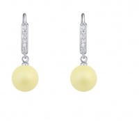 Pearls with crystals from Swarovski Photo