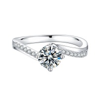 Elegant 1.00ct Moissanite Engagement Ring Photo