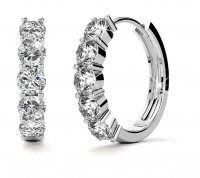 JD Glamour Hoop Earrings is Made with Crystals from Swarovski Photo