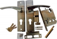 Upper Edge - Canova Cylinder Door Lock & Handle Set - Silver Photo