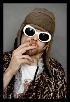 Kurt Cobain - Colour Poster With Black Frame Photo