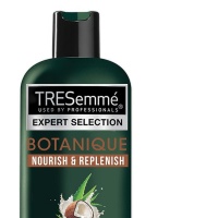 TRESemmé Pro Collection Botanic Low Sulphate Shampoo 750ml Photo