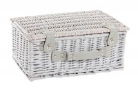 Yuppie Gift Baskets Family Feast Picnic Basket - 6 Persons Photo