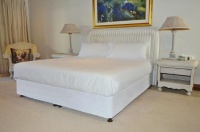 Dreyer Suede Bed Wrap - White Photo