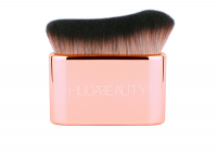 Huda Beauty Body Blur & Glow Body Brush Photo