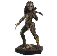 Alien & Predator - Predators: Falconer Predator Figure Photo