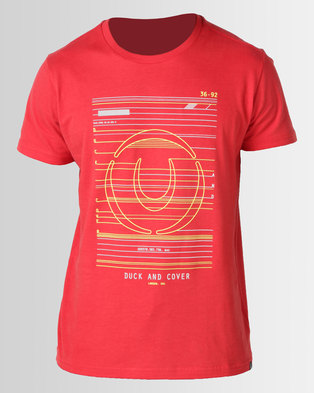 Photo of Duck & Cover Gamma Raised Print T-shirt Mars Red