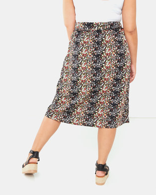 Photo of Brave Soul Plus Size Flower Print Skirt Black