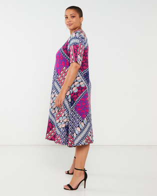 Photo of Queenspark Plus Collection Short Sleeve Printed Umbrella Knit Dress Navy