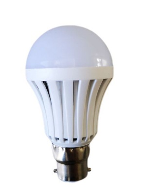 Photo of Umlozi Intelligent Rechargeable Light Bulb - LED 7W Bayonet