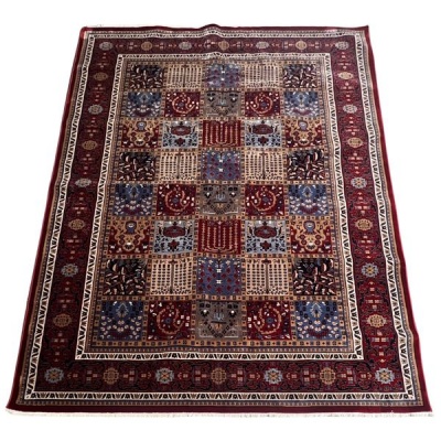 Soft Quality Persian Bakhtiyari Area Rug Carpet