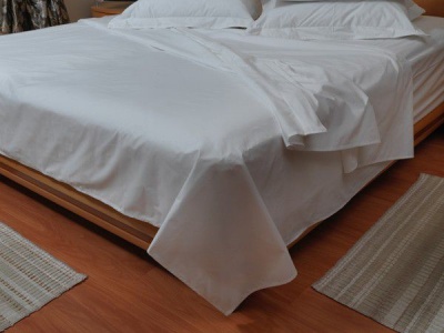 Photo of Dreyer Polycotton Percale 200TC Fitted Sheet - White