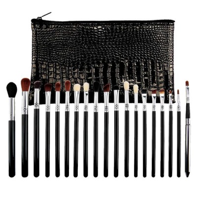 Photo of 19 Pieces Colorful Pro Makeup Brushes Set With PU Carry Bag