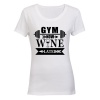 Gym Now Wine Later - Ladies - T-Shirt Photo