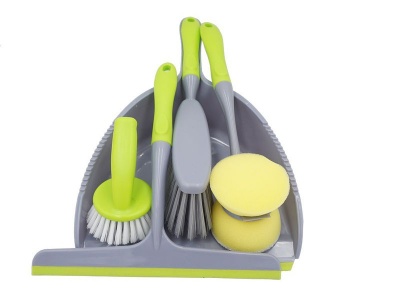 Photo of Gizmo 4 Piece Dustpan Cleaning Set