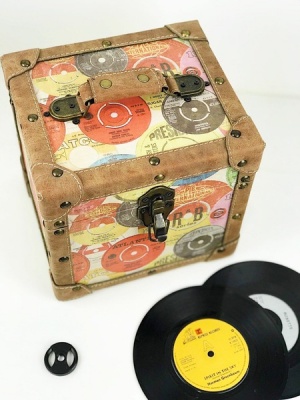 Photo of Retro Record - 7" 50 Record Storge Carry Case